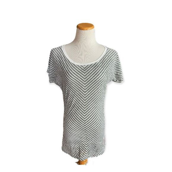 Womens Billabong Gray Chevron Tee Shirt Top  - Sz S - Picture 1 of 1